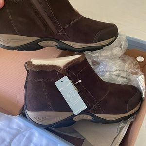 Dark brown east spirit suede booties